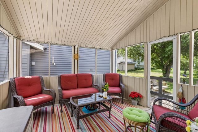 1420 Knoll Drive, Shoreview, MN 55126