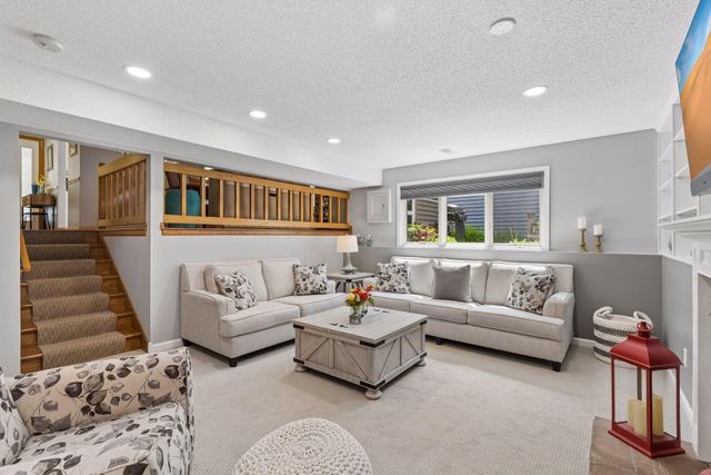 1420 Knoll Drive, Shoreview, MN 55126