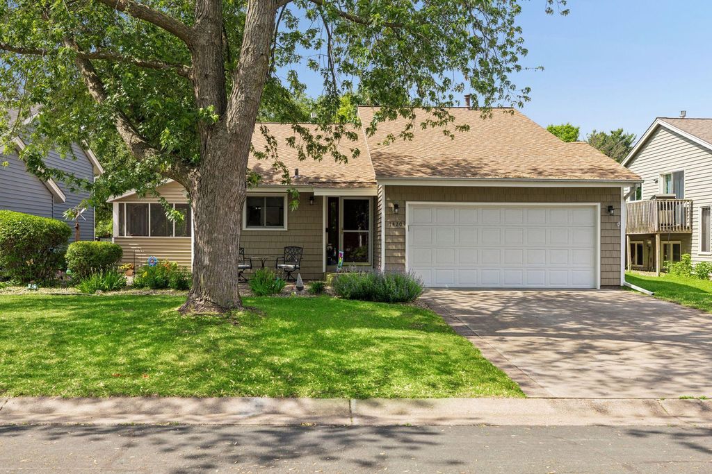 1420 Knoll Drive, Shoreview, MN 55126
