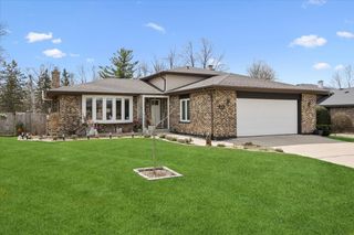 425 79th Street, Willowbrook, IL 60527
