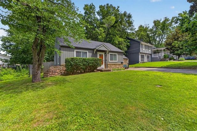 4717 Reinhardt Drive, Roeland Park, KS 66205