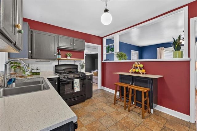 4717 Reinhardt Drive, Roeland Park, KS 66205