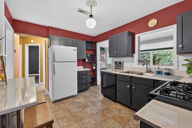 4717 Reinhardt Drive, Roeland Park, KS 66205