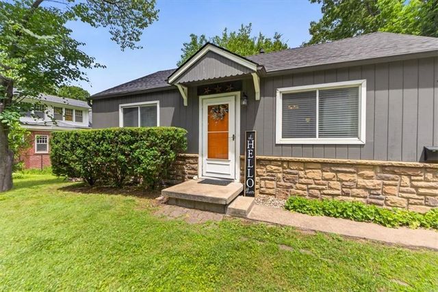 4717 Reinhardt Drive, Roeland Park, KS 66205