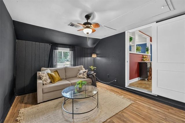 4717 Reinhardt Drive, Roeland Park, KS 66205