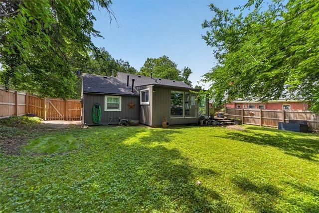 4717 Reinhardt Drive, Roeland Park, KS 66205