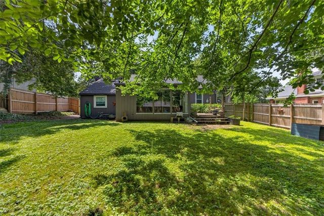 4717 Reinhardt Drive, Roeland Park, KS 66205
