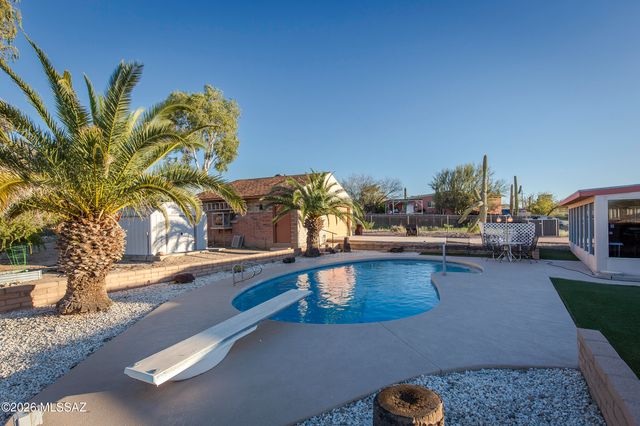 2012 N Horseshoe Trail, Tucson, AZ 85745