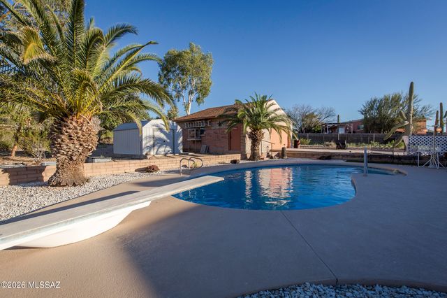 2012 N Horseshoe Trail, Tucson, AZ 85745