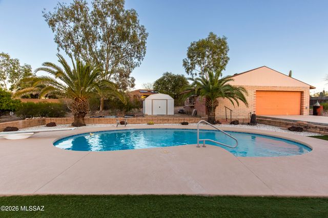 2012 N Horseshoe Trail, Tucson, AZ 85745