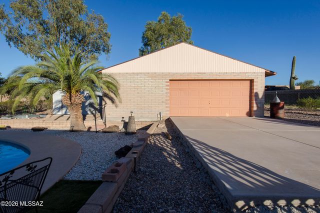 2012 N Horseshoe Trail, Tucson, AZ 85745