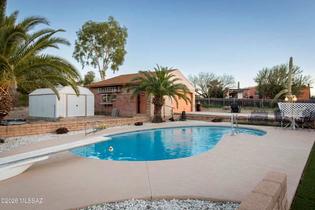 2012 N Horseshoe Trail, Tucson, AZ 85745