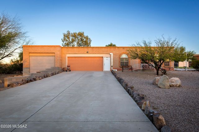 2012 N Horseshoe Trail, Tucson, AZ 85745