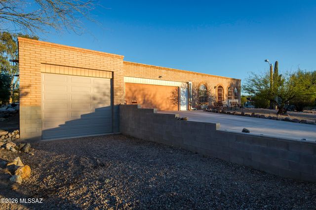 2012 N Horseshoe Trail, Tucson, AZ 85745