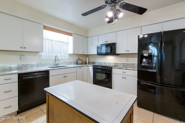 2012 N Horseshoe Trail, Tucson, AZ 85745