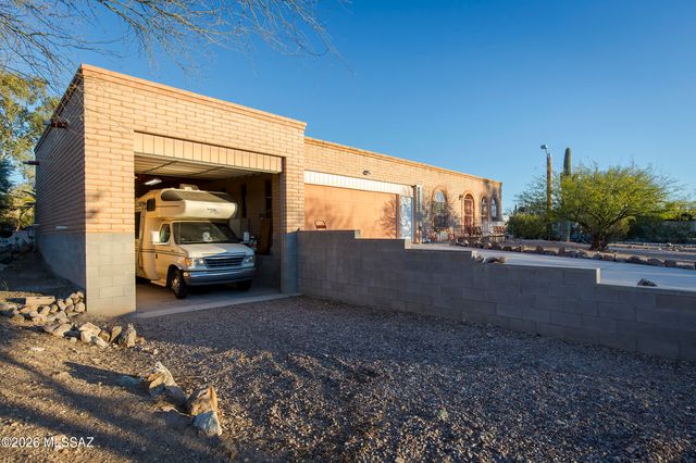 2012 N Horseshoe Trail, Tucson, AZ 85745