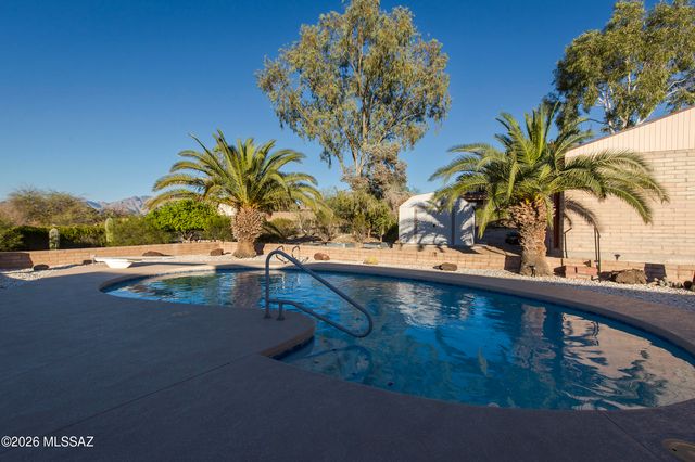 2012 N Horseshoe Trail, Tucson, AZ 85745