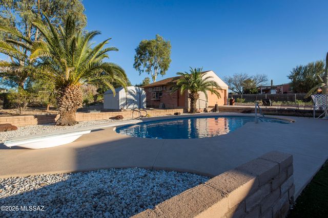 2012 N Horseshoe Trail, Tucson, AZ 85745