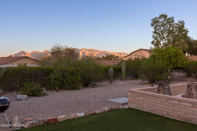 2012 N Horseshoe Trail, Tucson, AZ 85745