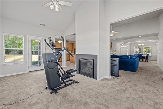 2031 Herons Pointe LN, Suffolk, VA 23434