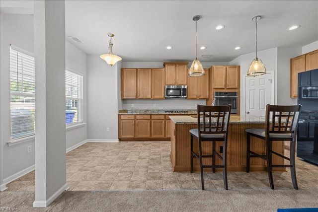 2031 Herons Pointe LN, Suffolk, VA 23434