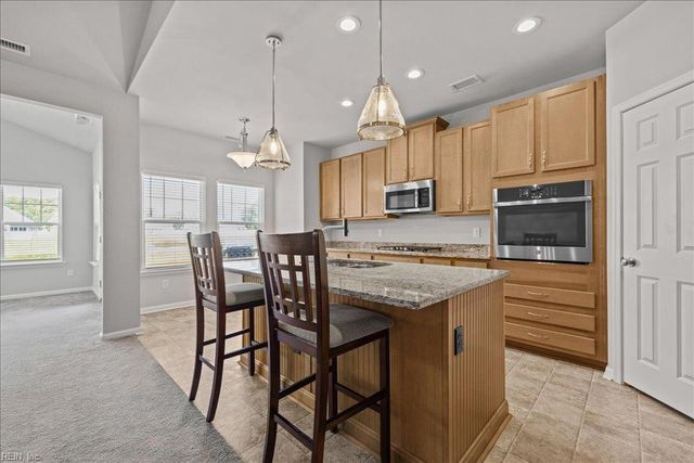 2031 Herons Pointe LN, Suffolk, VA 23434