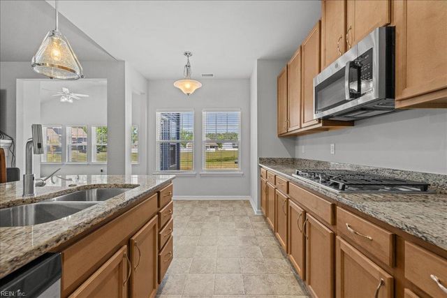 2031 Herons Pointe LN, Suffolk, VA 23434