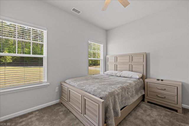 2031 Herons Pointe LN, Suffolk, VA 23434