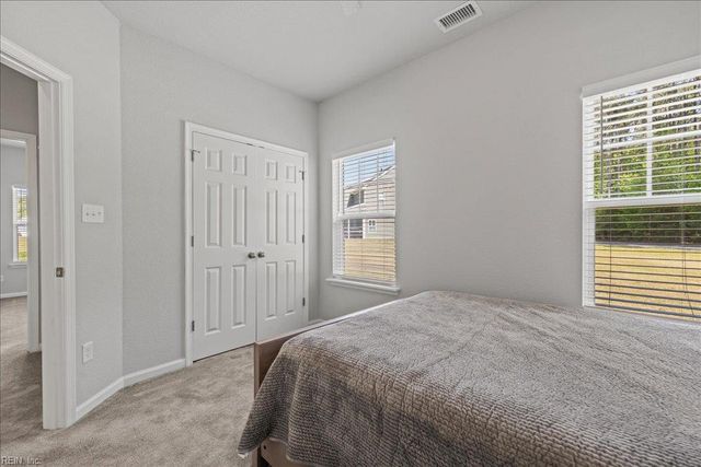 2031 Herons Pointe LN, Suffolk, VA 23434
