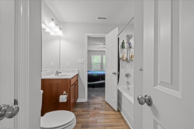 2031 Herons Pointe LN, Suffolk, VA 23434