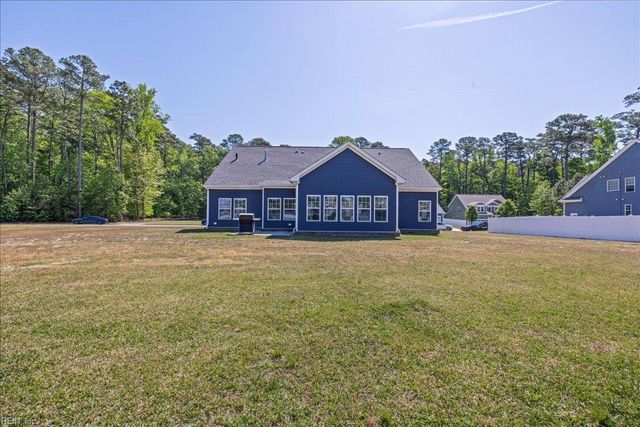 2031 Herons Pointe LN, Suffolk, VA 23434