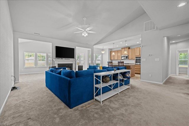 2031 Herons Pointe LN, Suffolk, VA 23434