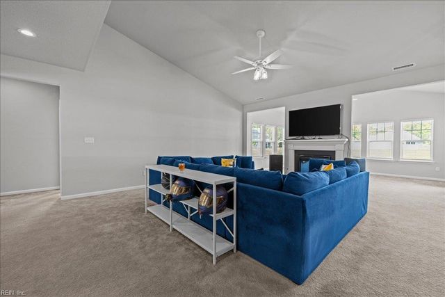 2031 Herons Pointe LN, Suffolk, VA 23434