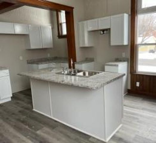 702 N 6th Street, Mankato, MN 56001