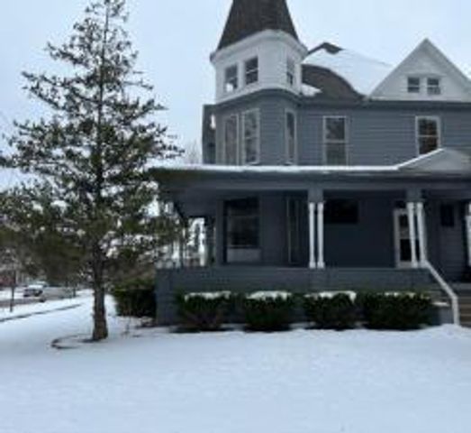 702 N 6th Street, Mankato, MN 56001