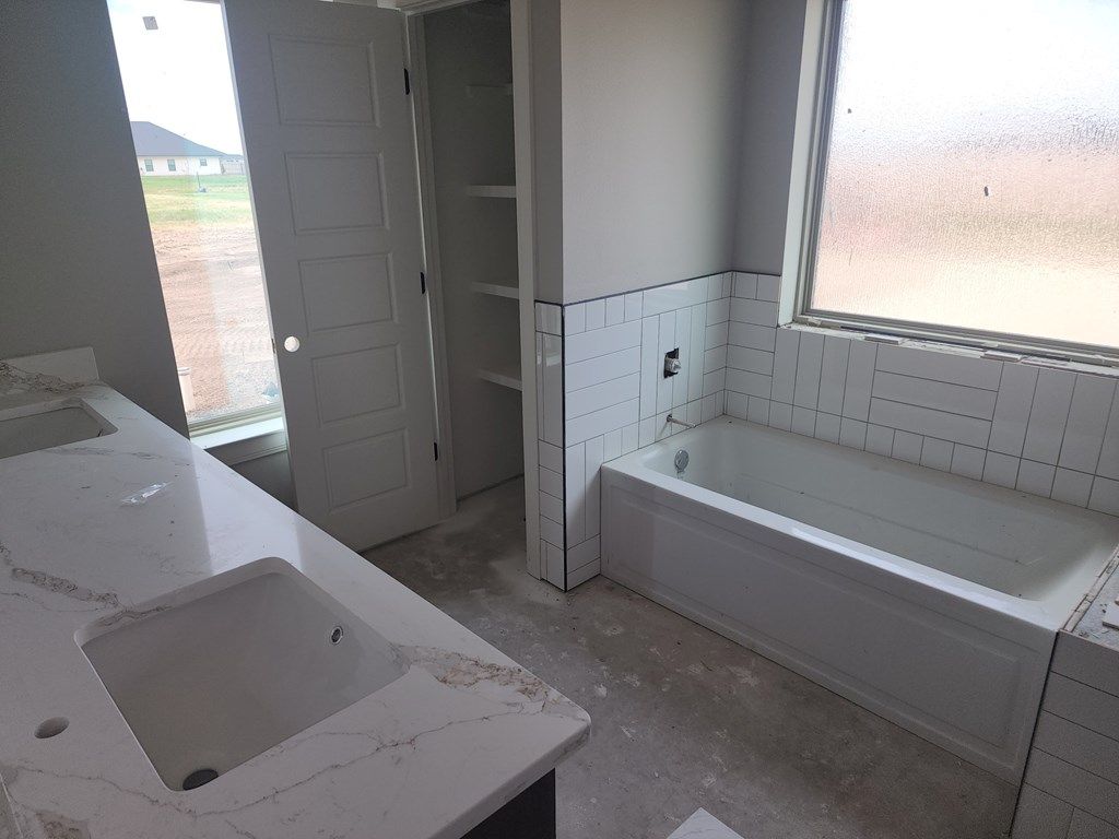 Image 6 of property listing at 8407 Lance Rd, San Angelo, TX 76905
