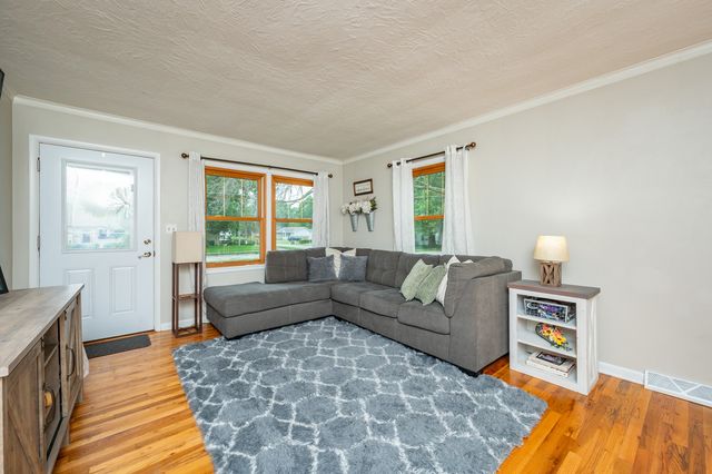 301 5th Street Place SE, Altoona, IA 50009