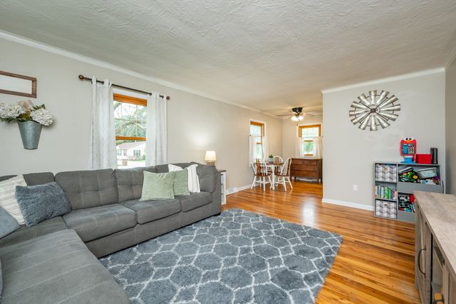 301 5th Street Place SE, Altoona, IA 50009