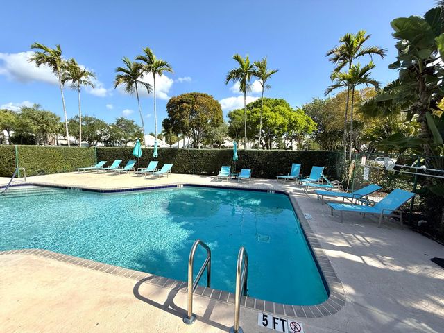 237 Cypress Point Drive 237, Palm Beach Gardens, FL 33418