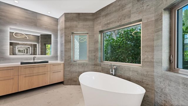 259 ROBIN DRIVE, Sarasota, FL 34236