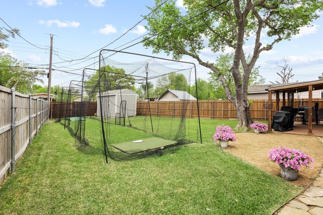 2550 Brandywine Drive, Farmers Branch, TX 75234