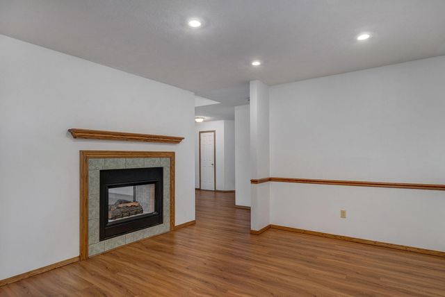 3559 S Swan Avenue, Springfield, MO 65807