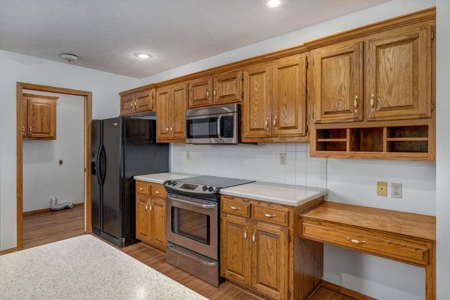 3559 S Swan Avenue, Springfield, MO 65807