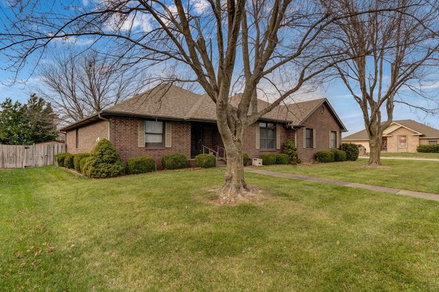 3559 S Swan Avenue, Springfield, MO 65807