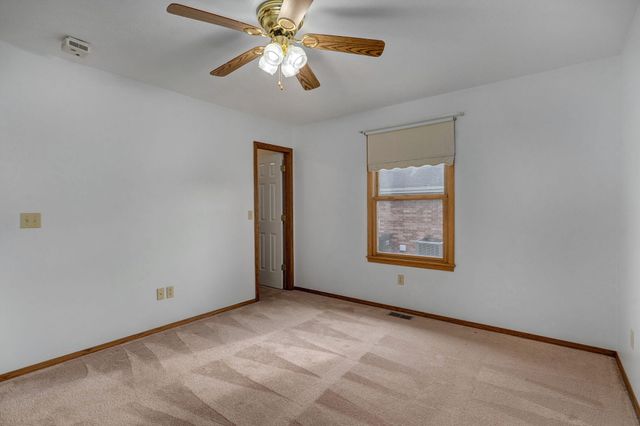 3559 S Swan Avenue, Springfield, MO 65807