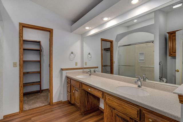 3559 S Swan Avenue, Springfield, MO 65807