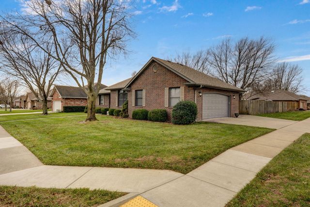 3559 S Swan Avenue, Springfield, MO 65807