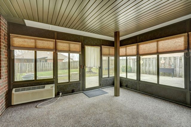 3559 S Swan Avenue, Springfield, MO 65807