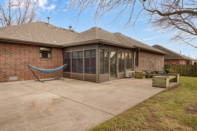 3559 S Swan Avenue, Springfield, MO 65807