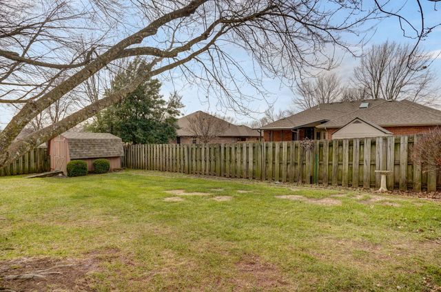 3559 S Swan Avenue, Springfield, MO 65807